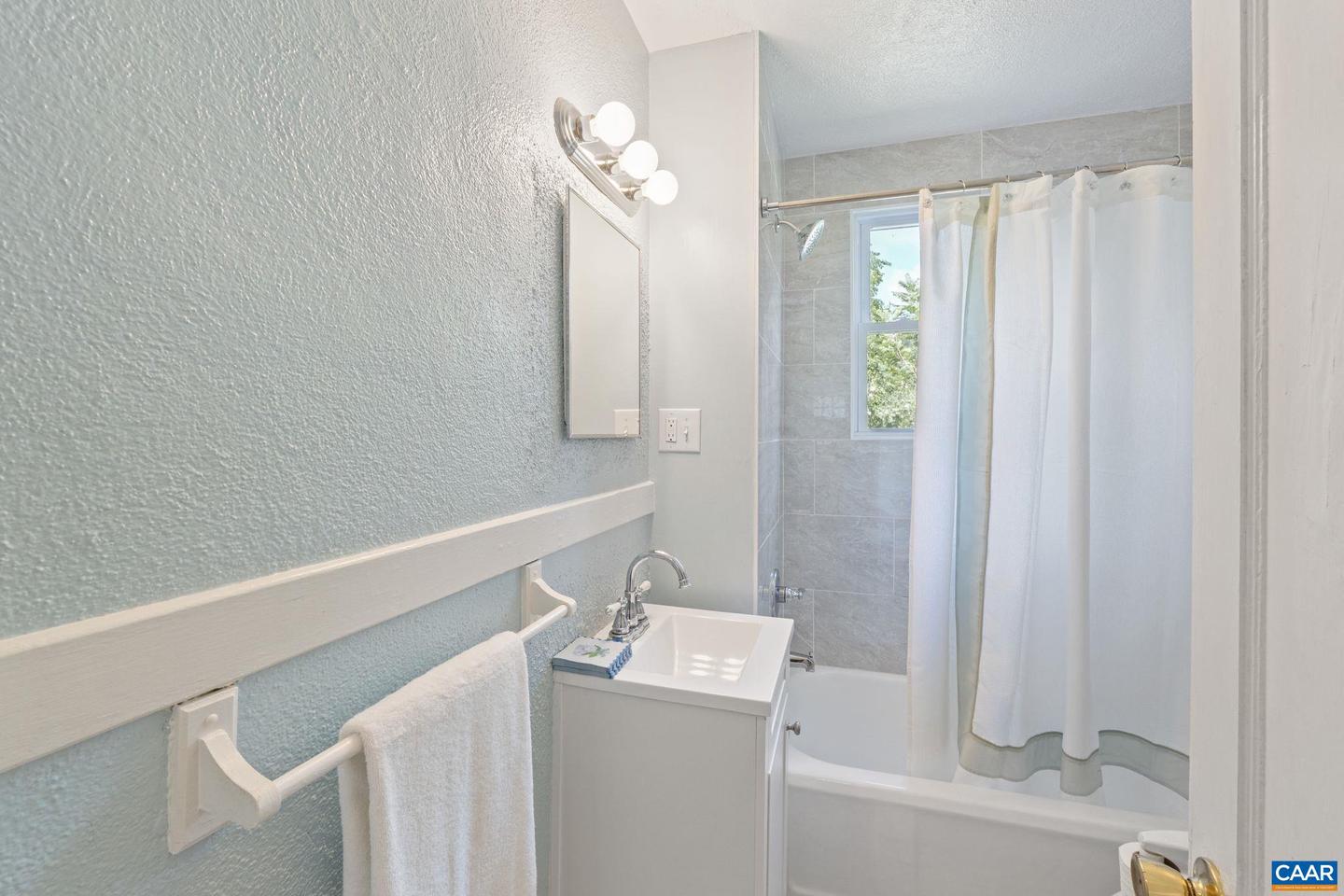 213 MEADE AVE, CHARLOTTESVILLE, Virginia 22902, 2 Bedrooms Bedrooms, ,1 BathroomBathrooms,Residential,For sale,213 MEADE AVE,667813 MLS # 667813