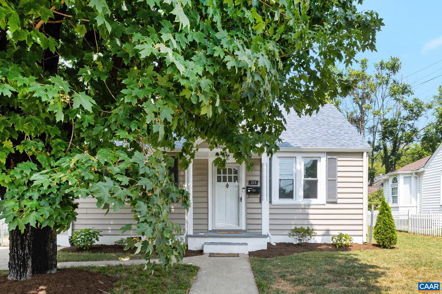 213 MEADE AVE, CHARLOTTESVILLE, Virginia 22902, 2 Bedrooms Bedrooms, ,1 BathroomBathrooms,Residential,For sale,213 MEADE AVE,667813 MLS # 667813
