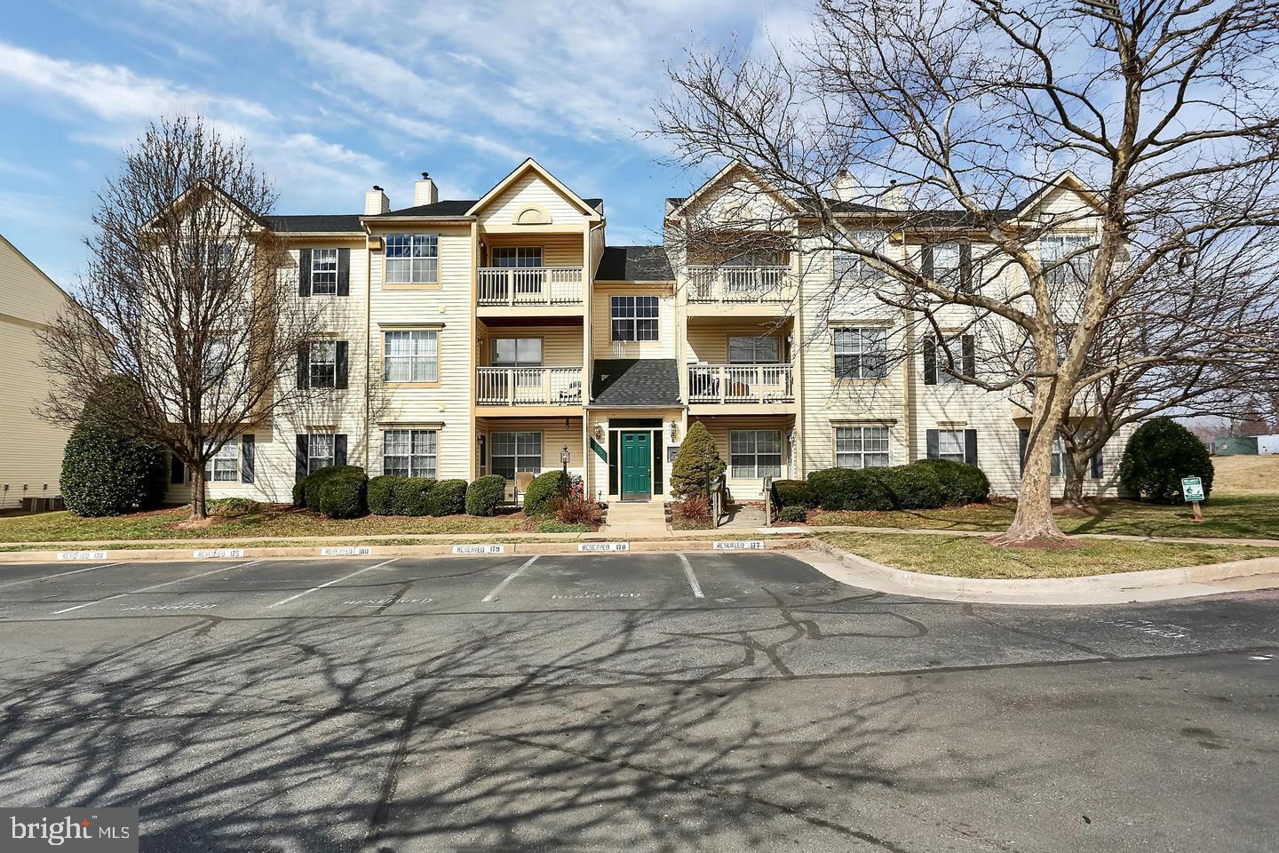 11002 KOMAN CIR #101, MANASSAS, Virginia 20109, 2 Bedrooms Bedrooms, ,2 BathroomsBathrooms,Residential,For sale,11002 KOMAN CIR #101,VAPW2095038 MLS # VAPW2095038