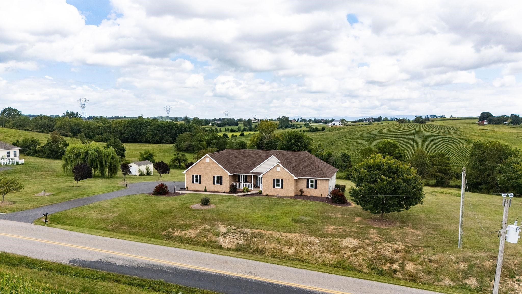 1550 CHRISTIANS CREEK RD, STAUNTON, Virginia 24401, 3 Bedrooms Bedrooms, ,2 BathroomsBathrooms,Residential,1550 CHRISTIANS CREEK RD,667817 MLS # 667817