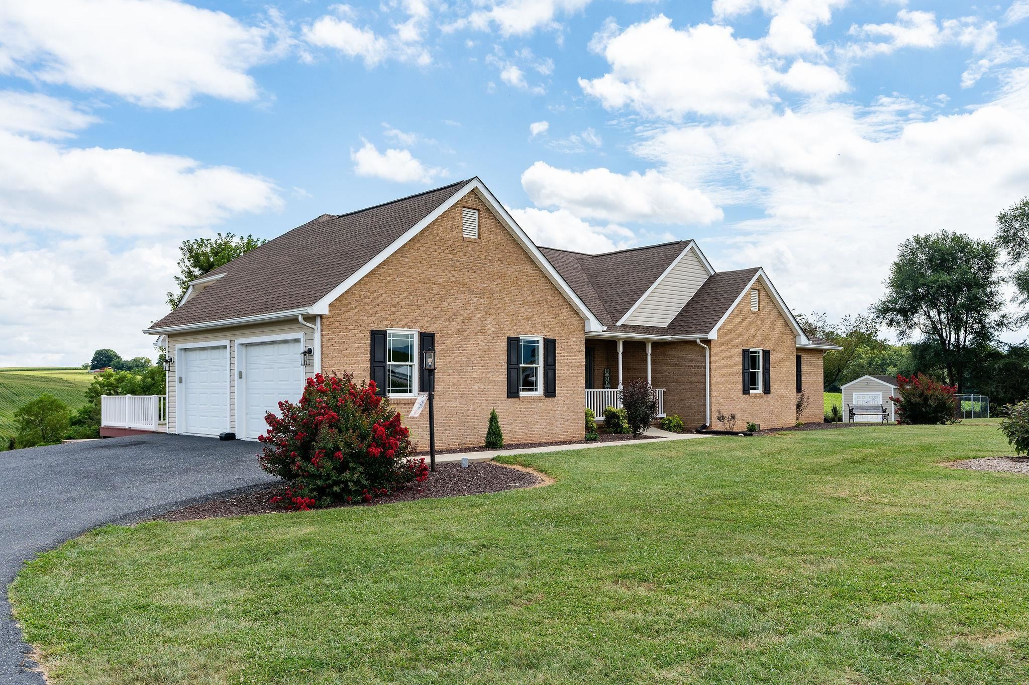 1550 CHRISTIANS CREEK RD, STAUNTON, Virginia 24401, 3 Bedrooms Bedrooms, ,2 BathroomsBathrooms,Residential,1550 CHRISTIANS CREEK RD,667817 MLS # 667817