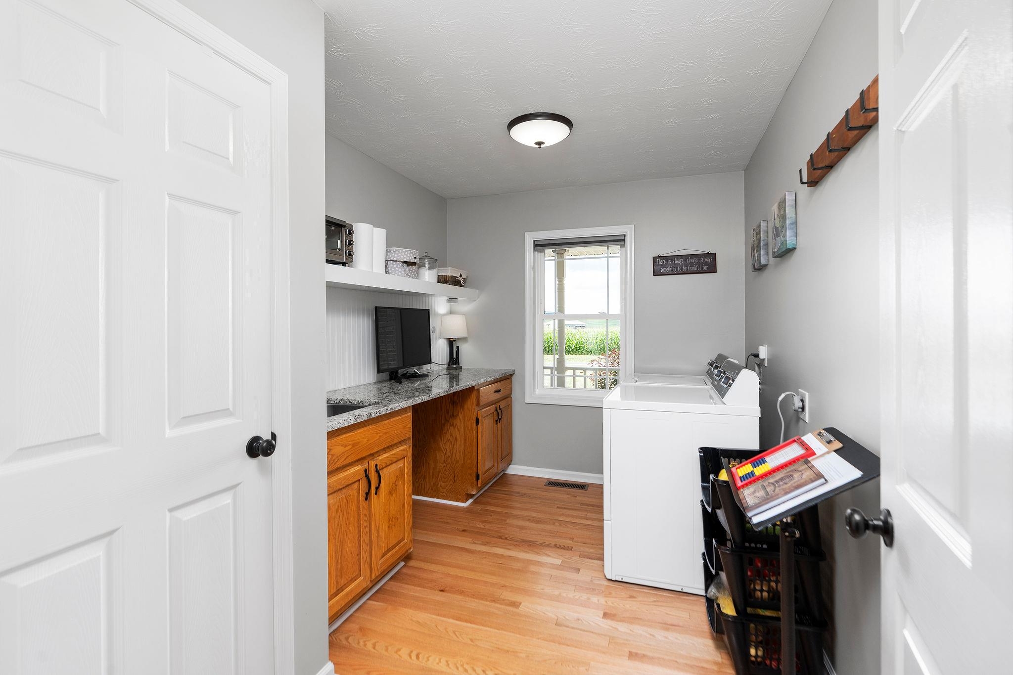 1550 CHRISTIANS CREEK RD, STAUNTON, Virginia 24401, 3 Bedrooms Bedrooms, ,2 BathroomsBathrooms,Residential,1550 CHRISTIANS CREEK RD,667817 MLS # 667817