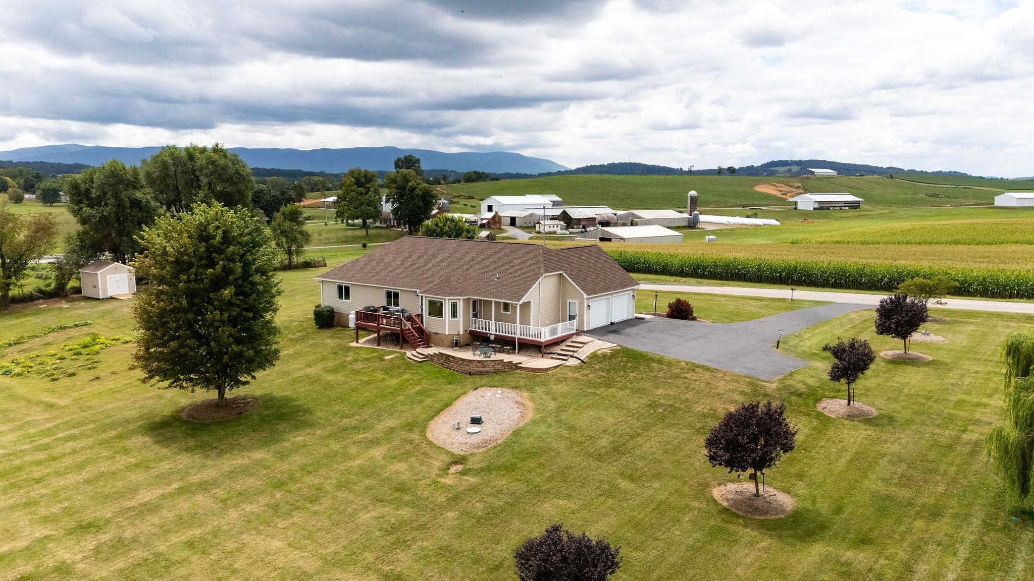 1550 CHRISTIANS CREEK RD, STAUNTON, Virginia 24401, 3 Bedrooms Bedrooms, ,2 BathroomsBathrooms,Residential,1550 CHRISTIANS CREEK RD,667817 MLS # 667817
