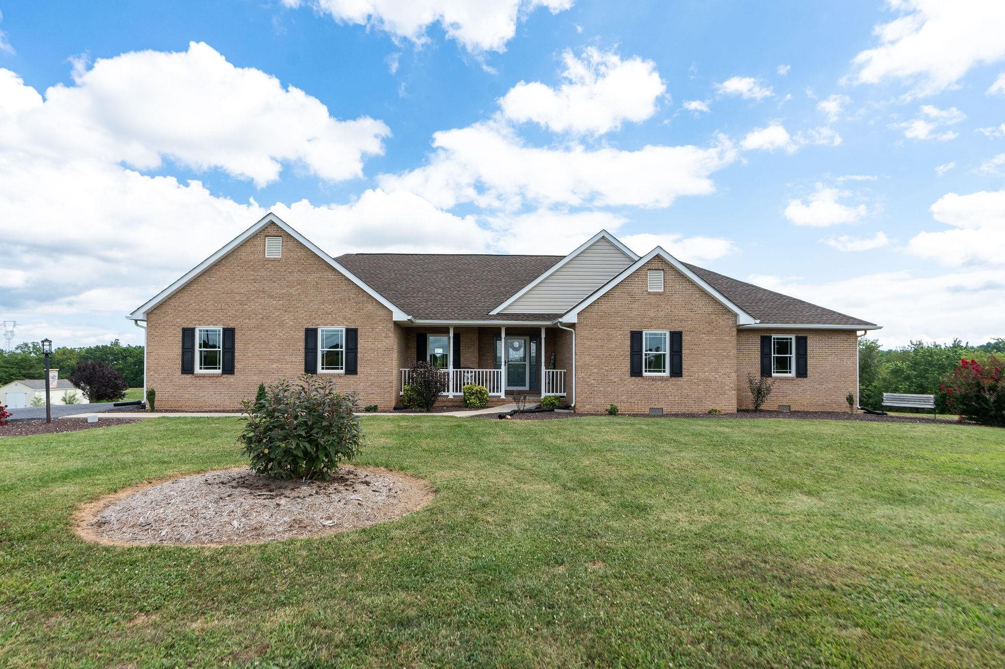 1550 CHRISTIANS CREEK RD, STAUNTON, Virginia 24401, 3 Bedrooms Bedrooms, ,2 BathroomsBathrooms,Residential,1550 CHRISTIANS CREEK RD,667817 MLS # 667817