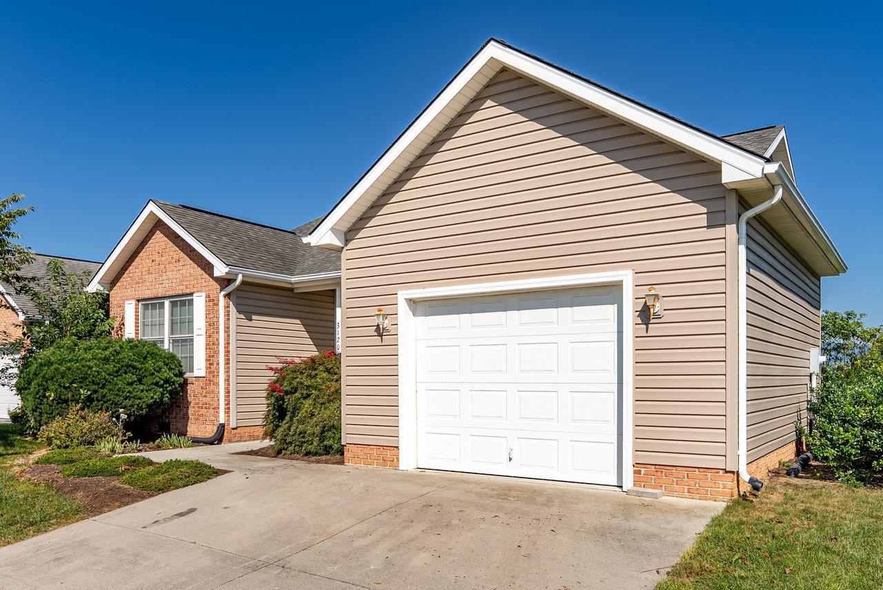 3120 PRIDE CIR, BROADWAY, Virginia 22815, 3 Bedrooms Bedrooms, ,2 BathroomsBathrooms,Residential,3120 PRIDE CIR,667829 MLS # 667829