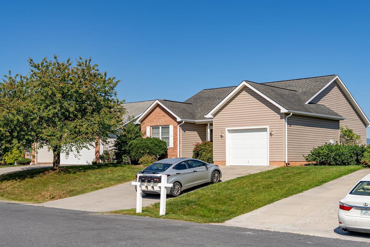 3120 PRIDE CIR, BROADWAY, Virginia 22815, 3 Bedrooms Bedrooms, ,2 BathroomsBathrooms,Residential,3120 PRIDE CIR,667829 MLS # 667829