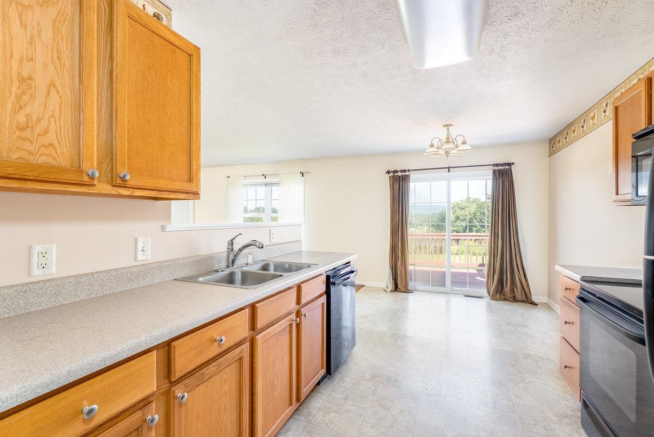 3120 PRIDE CIR, BROADWAY, Virginia 22815, 3 Bedrooms Bedrooms, ,2 BathroomsBathrooms,Residential,3120 PRIDE CIR,667829 MLS # 667829