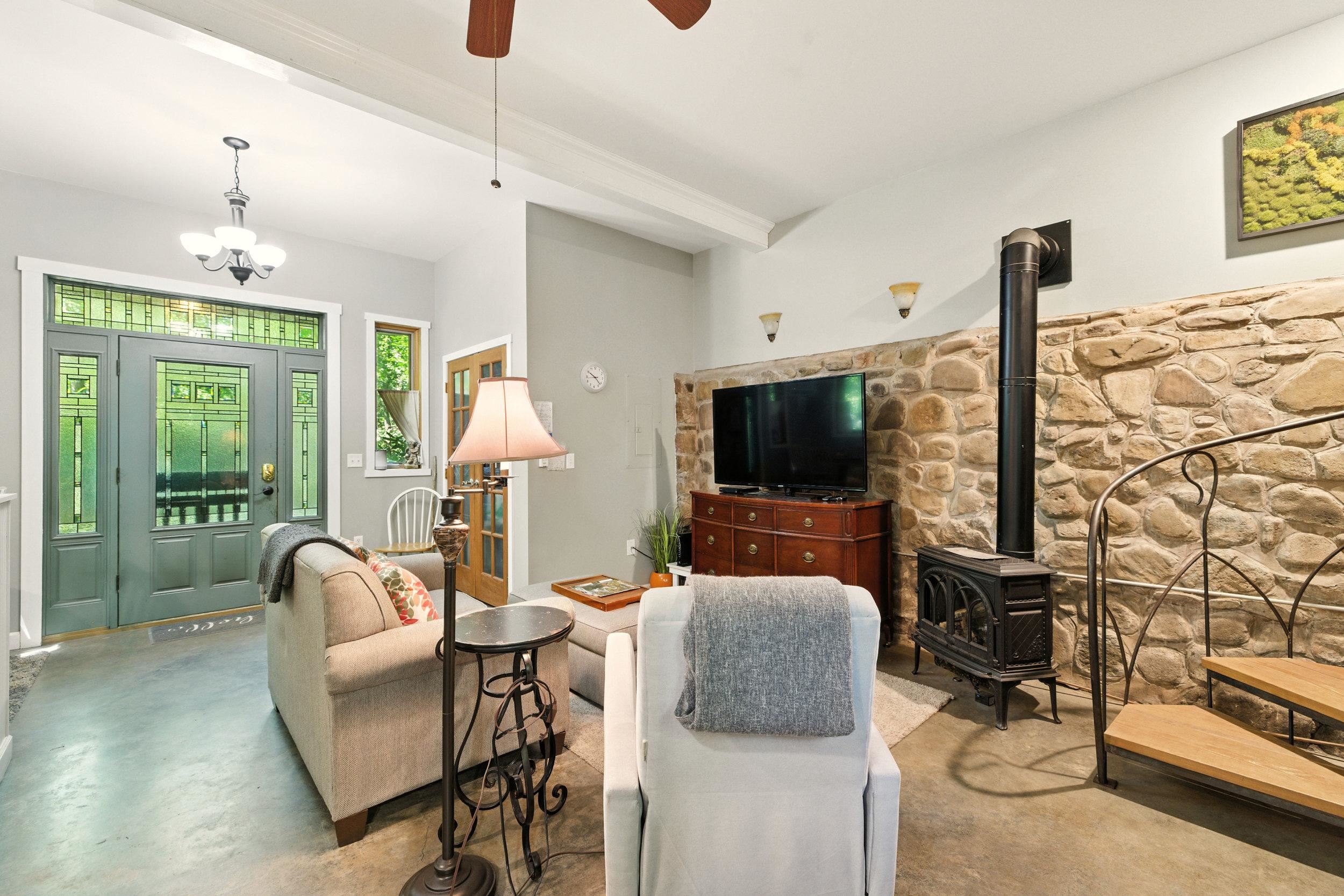 409 & 431 LOWER RAWLEY LN, HINTON, Virginia 22831, 2 Bedrooms Bedrooms, ,2 BathroomsBathrooms,Residential,409 & 431 LOWER RAWLEY LN,667833 MLS # 667833