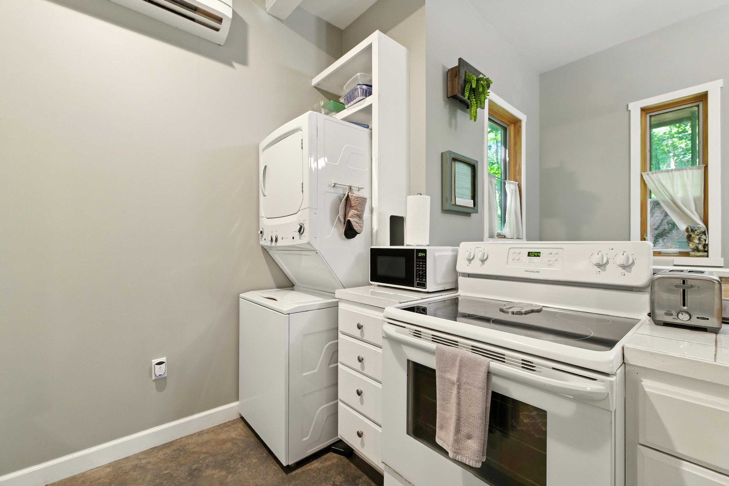 409 & 431 LOWER RAWLEY LN, HINTON, Virginia 22831, 2 Bedrooms Bedrooms, ,2 BathroomsBathrooms,Residential,409 & 431 LOWER RAWLEY LN,667833 MLS # 667833