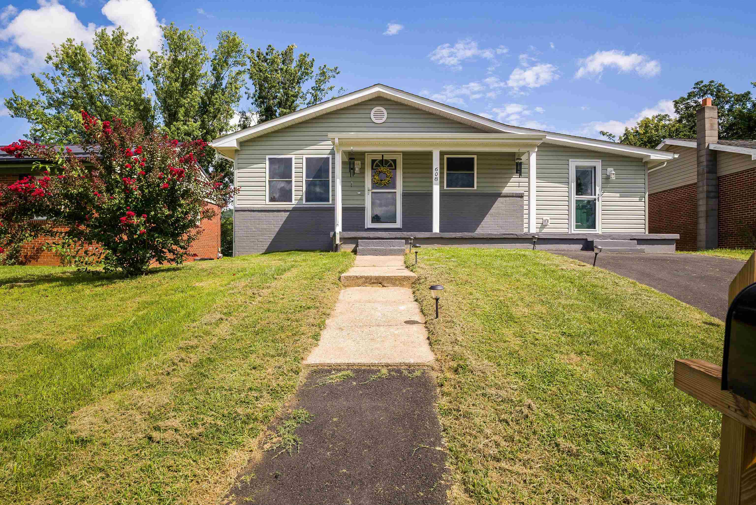 608 ARCH AVE, WAYNESBORO, Virginia 22980, 5 Bedrooms Bedrooms, ,3 BathroomsBathrooms,Residential,608 ARCH AVE,667835 MLS # 667835