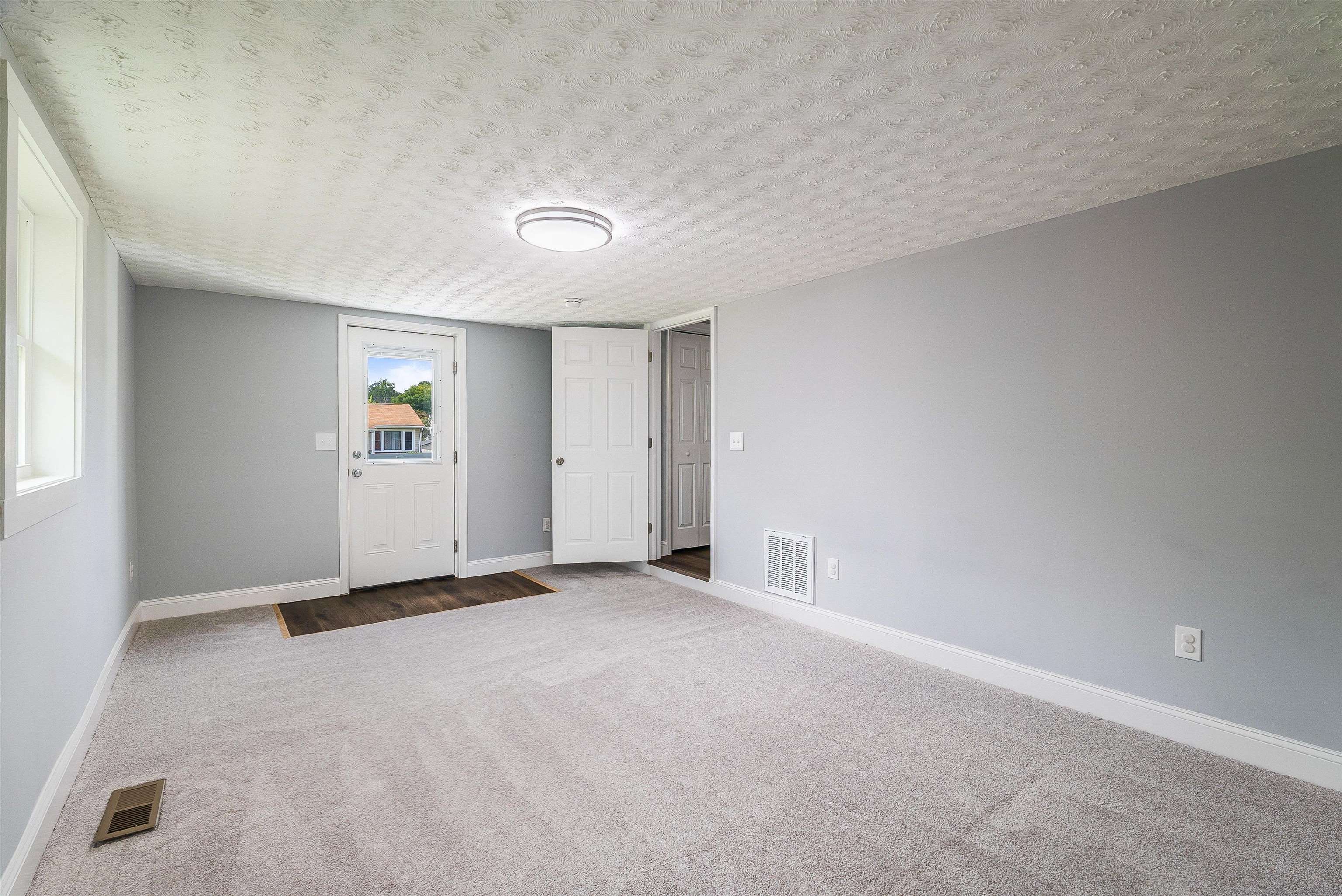 608 ARCH AVE, WAYNESBORO, Virginia 22980, 5 Bedrooms Bedrooms, ,3 BathroomsBathrooms,Residential,608 ARCH AVE,667835 MLS # 667835