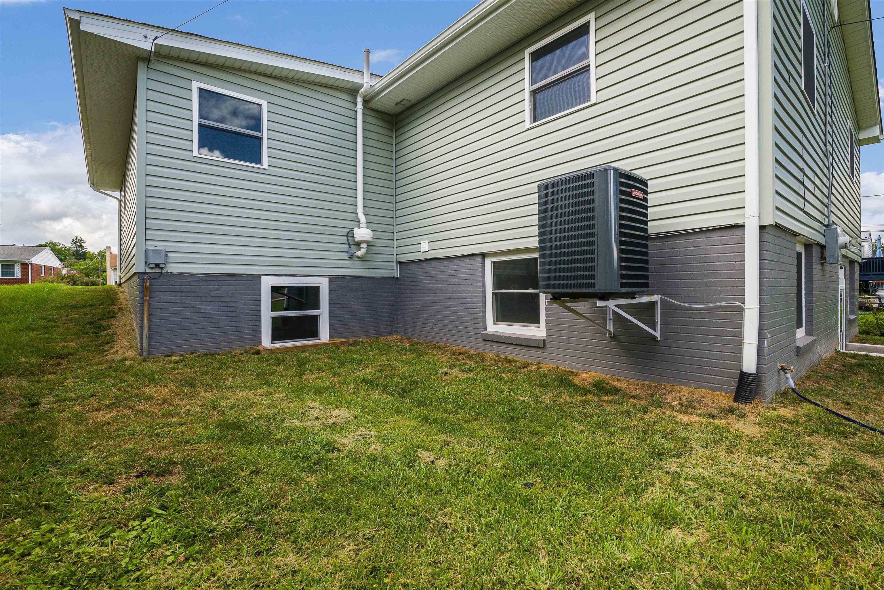 608 ARCH AVE, WAYNESBORO, Virginia 22980, 5 Bedrooms Bedrooms, ,3 BathroomsBathrooms,Residential,608 ARCH AVE,667835 MLS # 667835