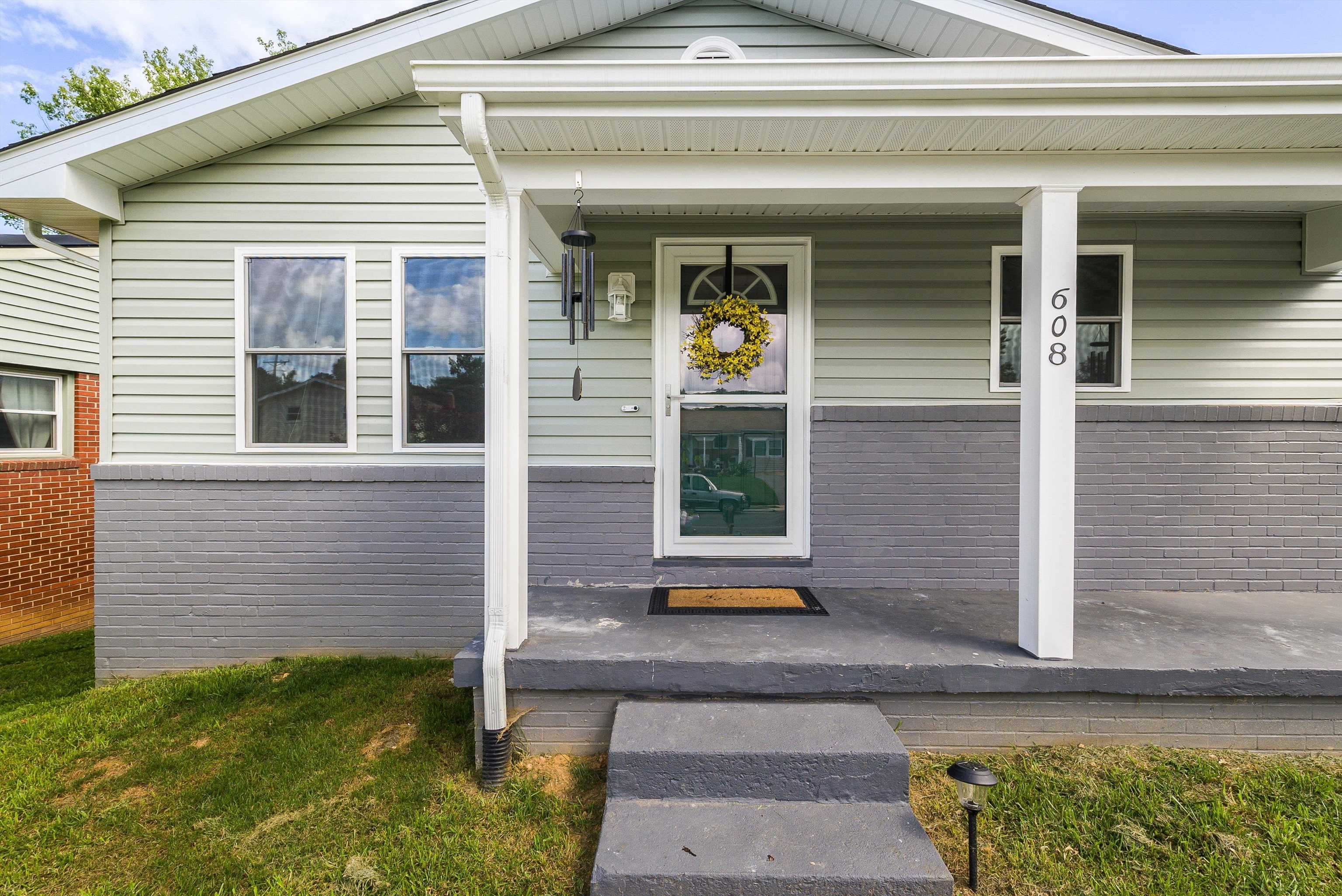 608 ARCH AVE, WAYNESBORO, Virginia 22980, 5 Bedrooms Bedrooms, ,3 BathroomsBathrooms,Residential,608 ARCH AVE,667835 MLS # 667835