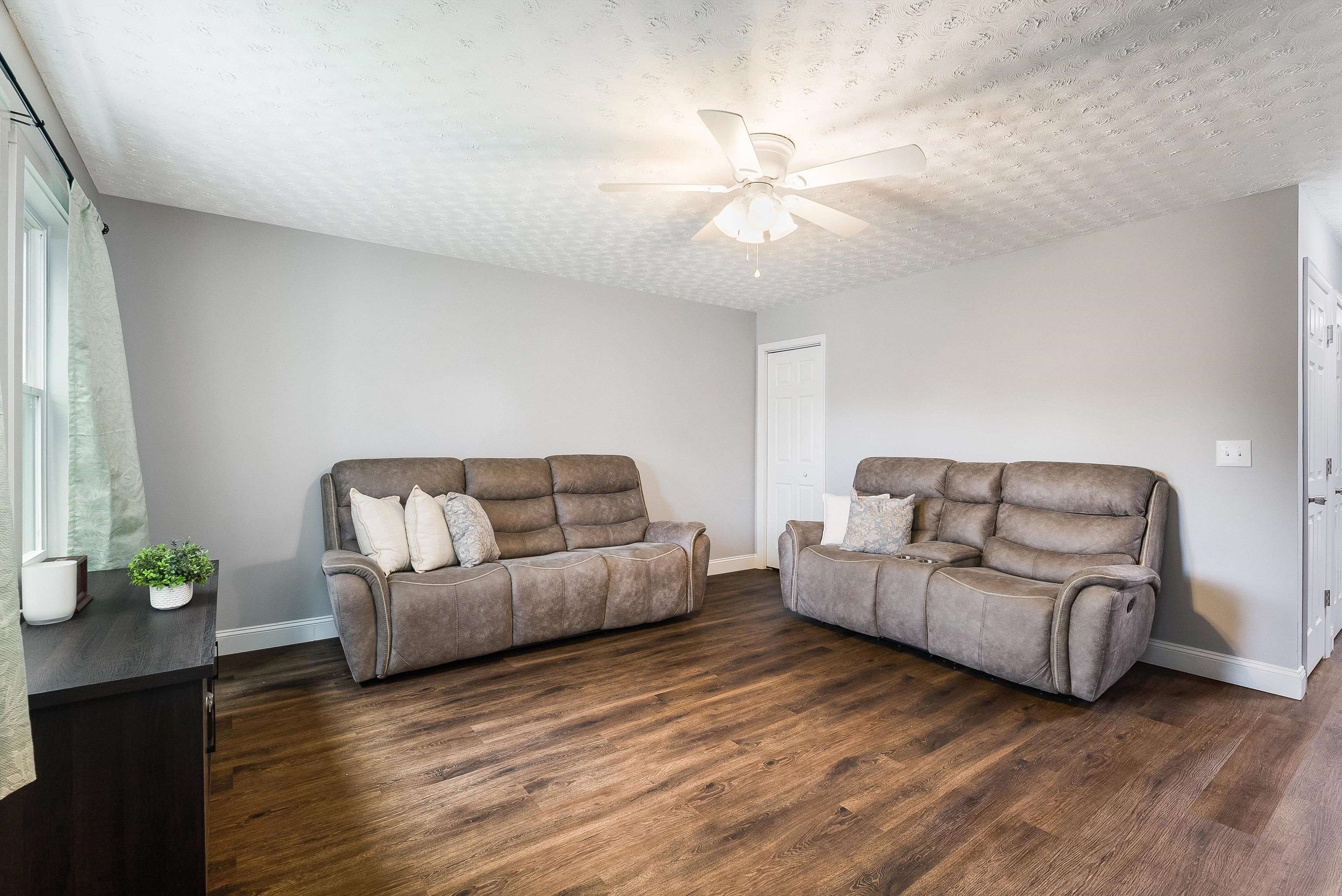 608 ARCH AVE, WAYNESBORO, Virginia 22980, 5 Bedrooms Bedrooms, ,3 BathroomsBathrooms,Residential,608 ARCH AVE,667835 MLS # 667835