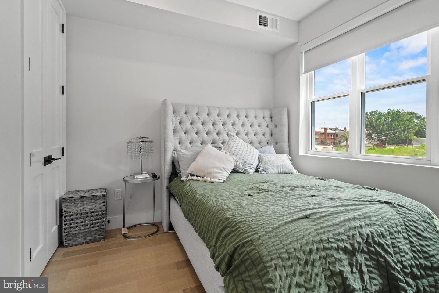 1509 D ST NE #2, WASHINGTON, District Of Columbia 20002, 4 Bedrooms Bedrooms, ,3 BathroomsBathrooms,Residential,For sale,1509 D ST NE #2,DCDC2211412 MLS # DCDC2211412