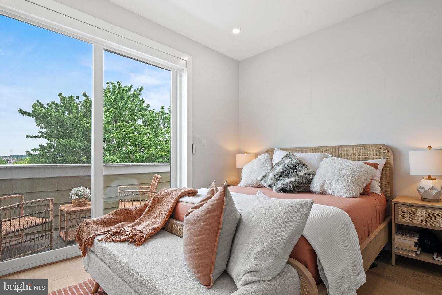 1509 D ST NE #2, WASHINGTON, District Of Columbia 20002, 4 Bedrooms Bedrooms, ,3 BathroomsBathrooms,Residential,For sale,1509 D ST NE #2,DCDC2211412 MLS # DCDC2211412