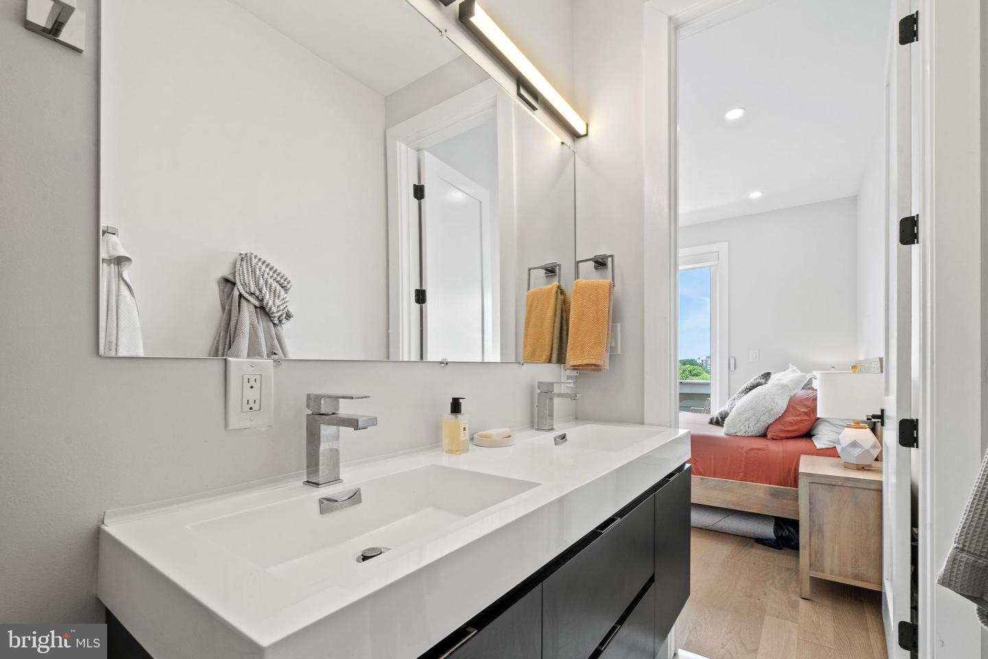 1509 D ST NE #2, WASHINGTON, District Of Columbia 20002, 4 Bedrooms Bedrooms, ,3 BathroomsBathrooms,Residential,For sale,1509 D ST NE #2,DCDC2211412 MLS # DCDC2211412