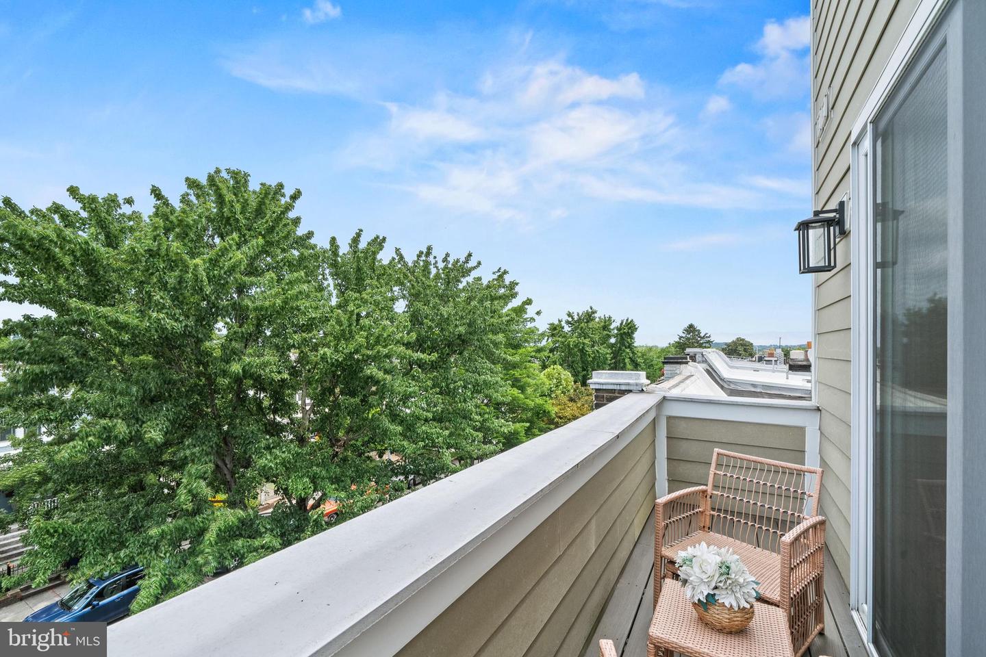 1509 D ST NE #2, WASHINGTON, District Of Columbia 20002, 4 Bedrooms Bedrooms, ,3 BathroomsBathrooms,Residential,For sale,1509 D ST NE #2,DCDC2211412 MLS # DCDC2211412