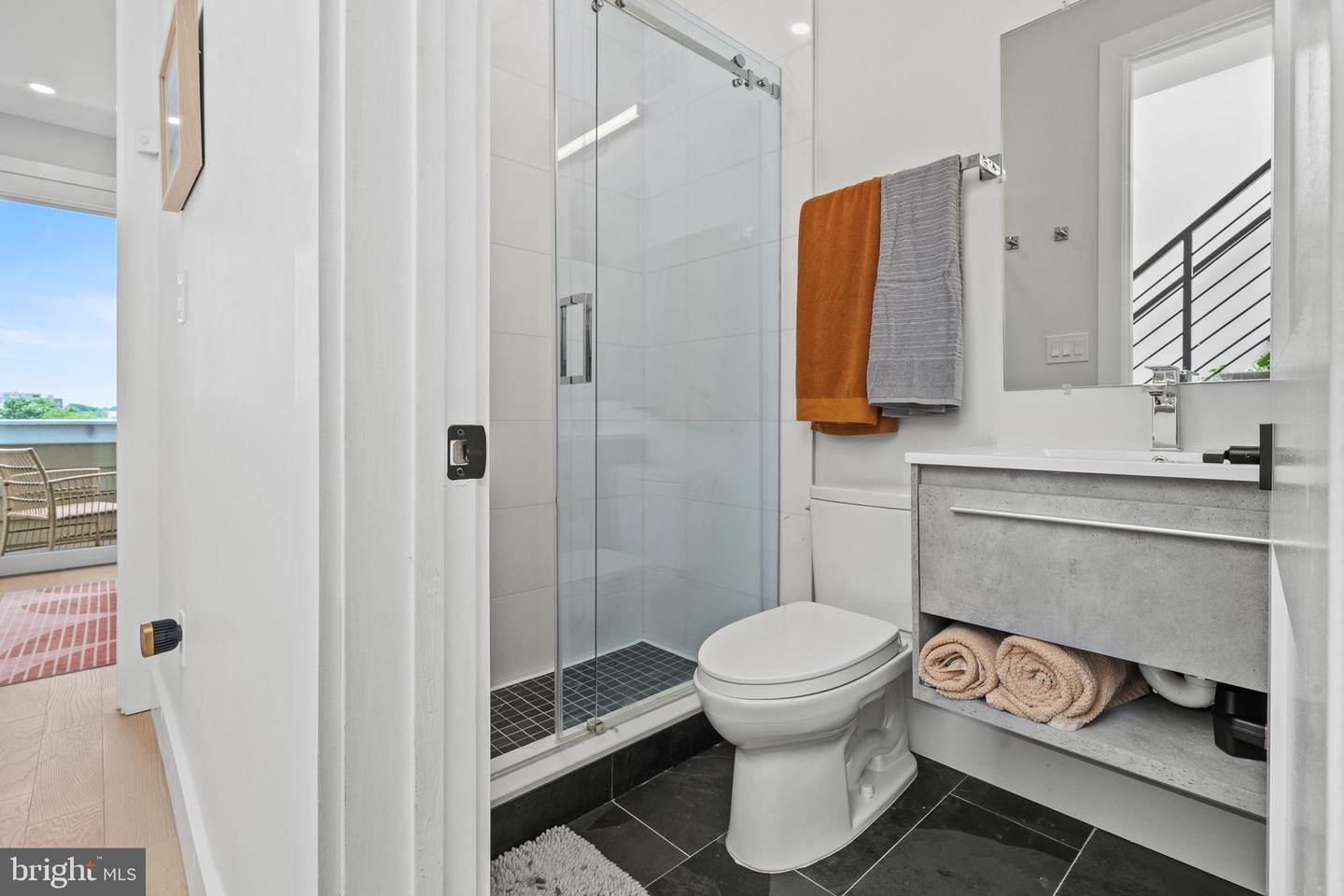 1509 D ST NE #2, WASHINGTON, District Of Columbia 20002, 4 Bedrooms Bedrooms, ,3 BathroomsBathrooms,Residential,For sale,1509 D ST NE #2,DCDC2211412 MLS # DCDC2211412