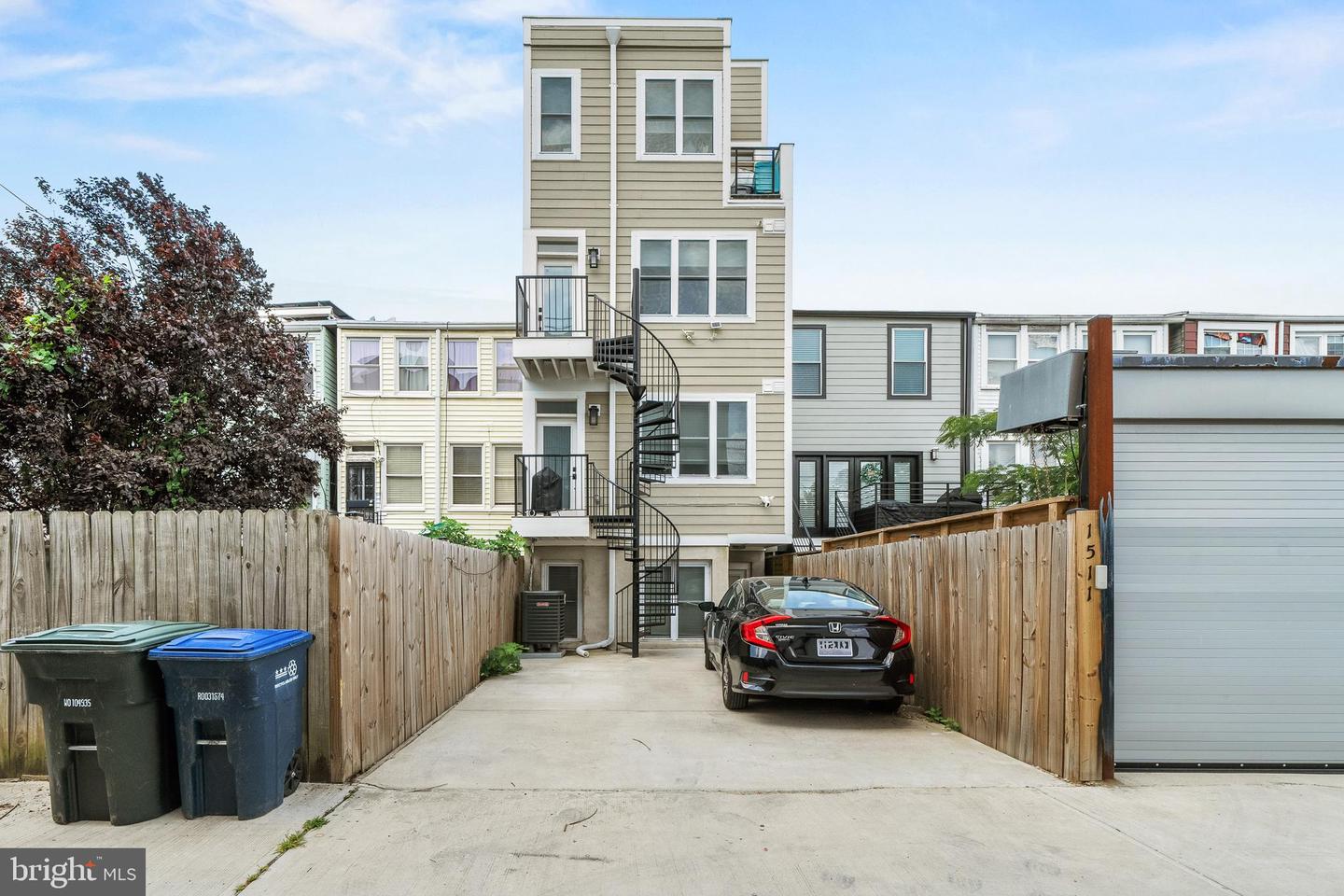 1509 D ST NE #2, WASHINGTON, District Of Columbia 20002, 4 Bedrooms Bedrooms, ,3 BathroomsBathrooms,Residential,For sale,1509 D ST NE #2,DCDC2211412 MLS # DCDC2211412