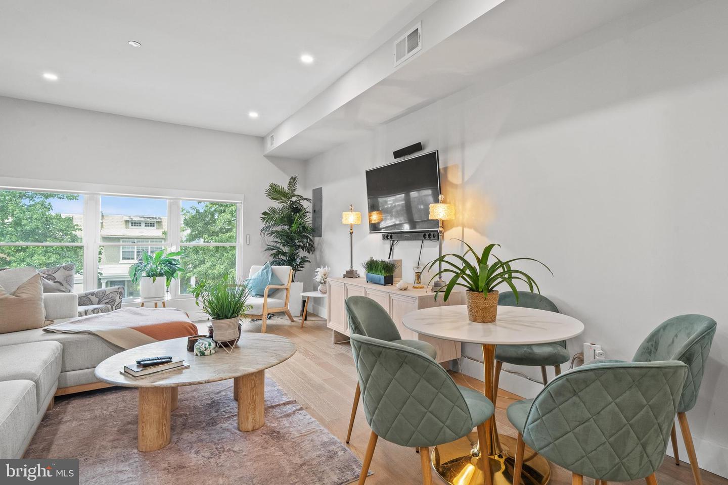 1509 D ST NE #2, WASHINGTON, District Of Columbia 20002, 4 Bedrooms Bedrooms, ,3 BathroomsBathrooms,Residential,For sale,1509 D ST NE #2,DCDC2211412 MLS # DCDC2211412