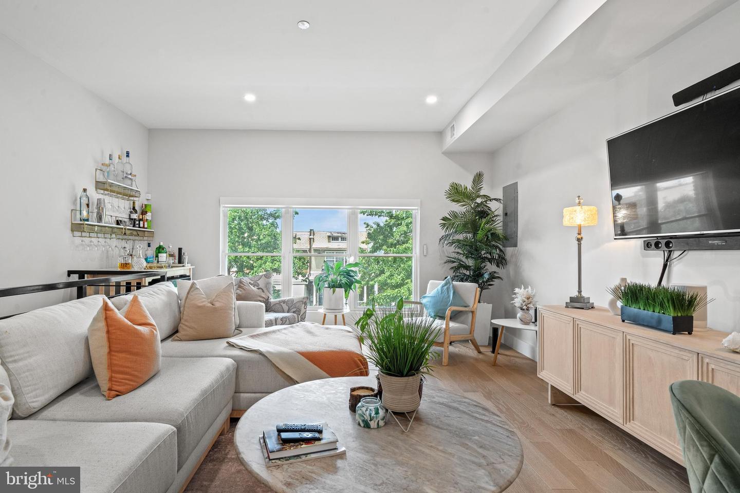 1509 D ST NE #2, WASHINGTON, District Of Columbia 20002, 4 Bedrooms Bedrooms, ,3 BathroomsBathrooms,Residential,For sale,1509 D ST NE #2,DCDC2211412 MLS # DCDC2211412