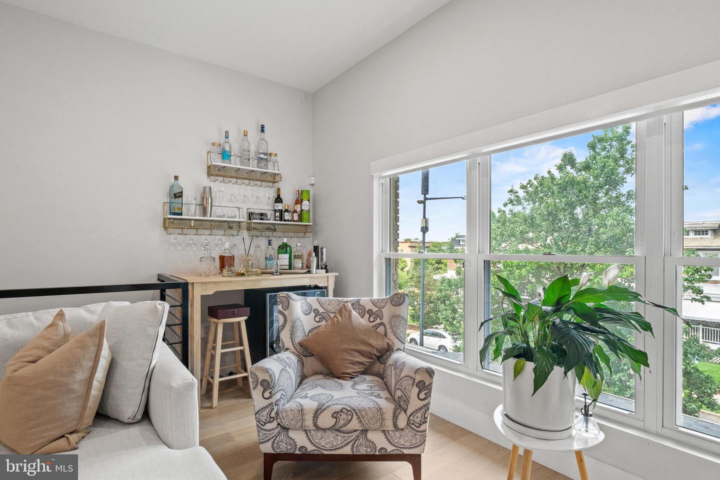 1509 D ST NE #2, WASHINGTON, District Of Columbia 20002, 4 Bedrooms Bedrooms, ,3 BathroomsBathrooms,Residential,For sale,1509 D ST NE #2,DCDC2211412 MLS # DCDC2211412
