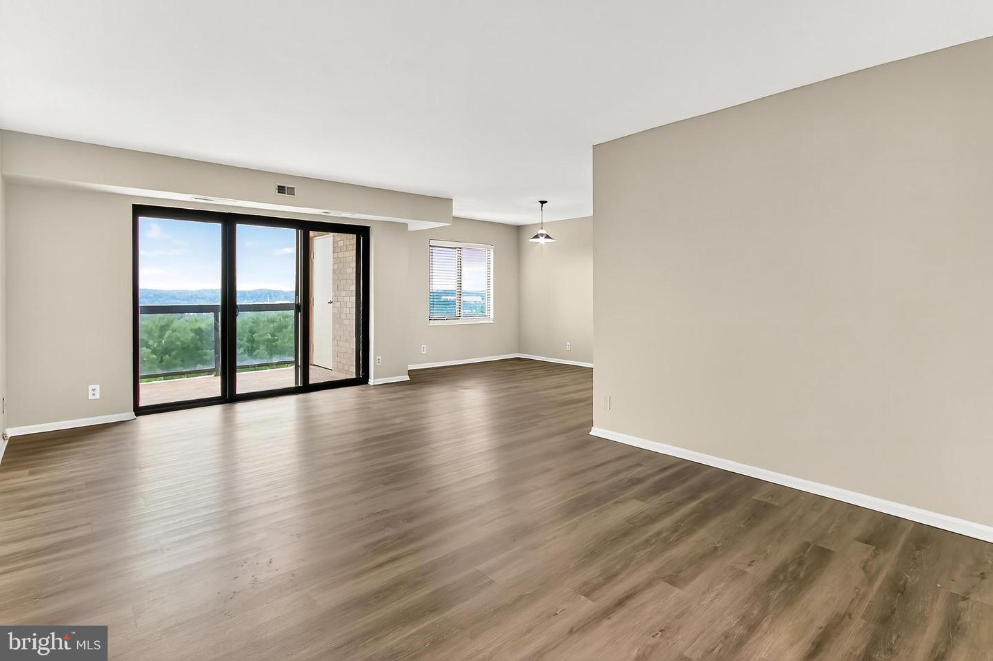 203 YOAKUM PKWY #918, ALEXANDRIA, Virginia 22304, 1 Bedroom Bedrooms, ,1 BathroomBathrooms,Residential,For sale,203 YOAKUM PKWY #918,VAAX2048368 MLS # VAAX2048368