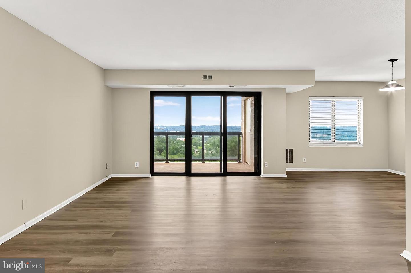 203 YOAKUM PKWY #918, ALEXANDRIA, Virginia 22304, 1 Bedroom Bedrooms, ,1 BathroomBathrooms,Residential,For sale,203 YOAKUM PKWY #918,VAAX2048368 MLS # VAAX2048368