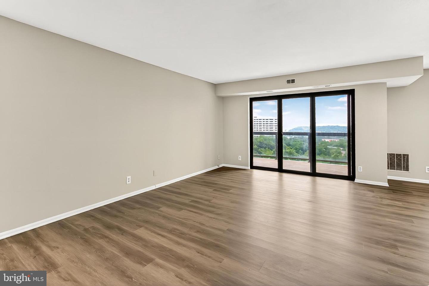 203 YOAKUM PKWY #918, ALEXANDRIA, Virginia 22304, 1 Bedroom Bedrooms, ,1 BathroomBathrooms,Residential,For sale,203 YOAKUM PKWY #918,VAAX2048368 MLS # VAAX2048368