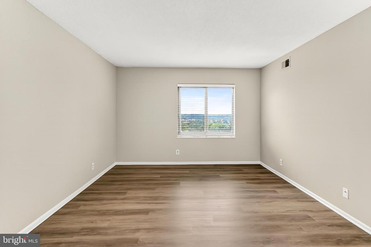 203 YOAKUM PKWY #918, ALEXANDRIA, Virginia 22304, 1 Bedroom Bedrooms, ,1 BathroomBathrooms,Residential,For sale,203 YOAKUM PKWY #918,VAAX2048368 MLS # VAAX2048368