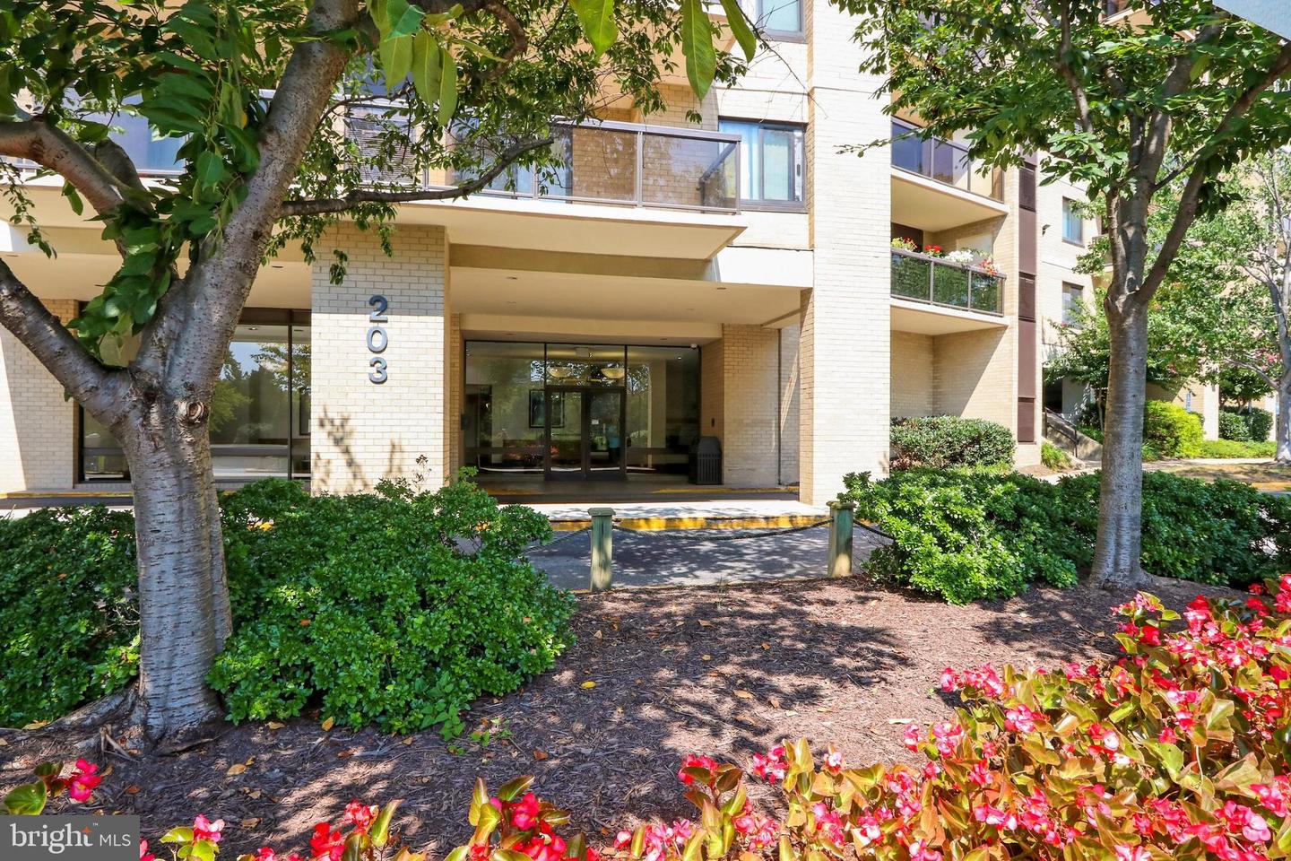203 YOAKUM PKWY #918, ALEXANDRIA, Virginia 22304, 1 Bedroom Bedrooms, ,1 BathroomBathrooms,Residential,For sale,203 YOAKUM PKWY #918,VAAX2048368 MLS # VAAX2048368
