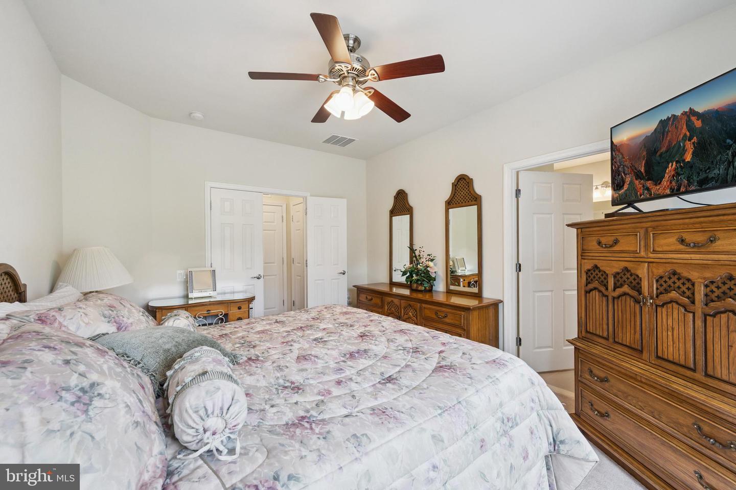 20412 OYSTER REEF PL, ASHBURN, Virginia 20147, 2 Bedrooms Bedrooms, ,2 BathroomsBathrooms,Residential,For sale,20412 OYSTER REEF PL,VALO2104280 MLS # VALO2104280