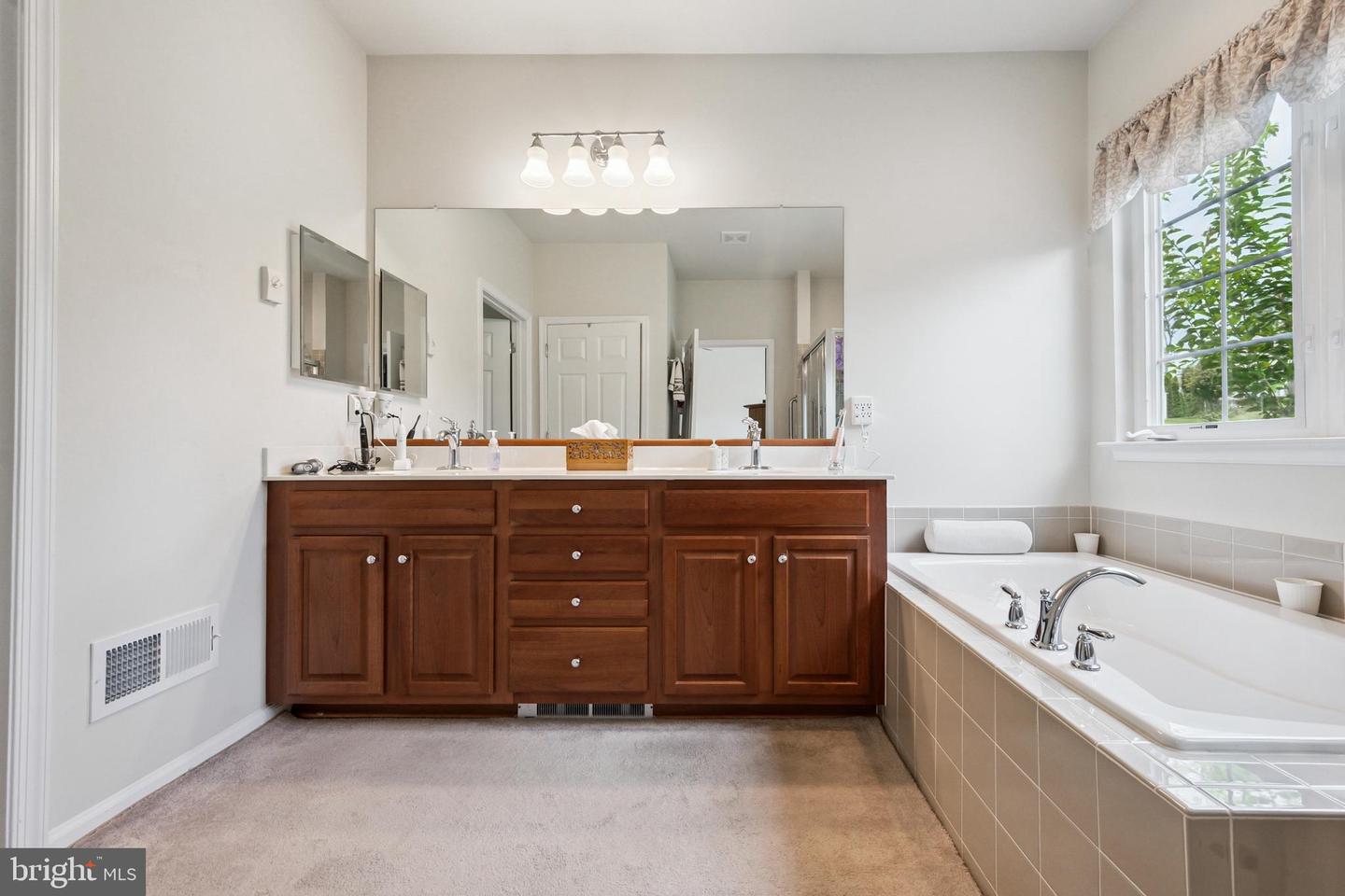 20412 OYSTER REEF PL, ASHBURN, Virginia 20147, 2 Bedrooms Bedrooms, ,2 BathroomsBathrooms,Residential,For sale,20412 OYSTER REEF PL,VALO2104280 MLS # VALO2104280
