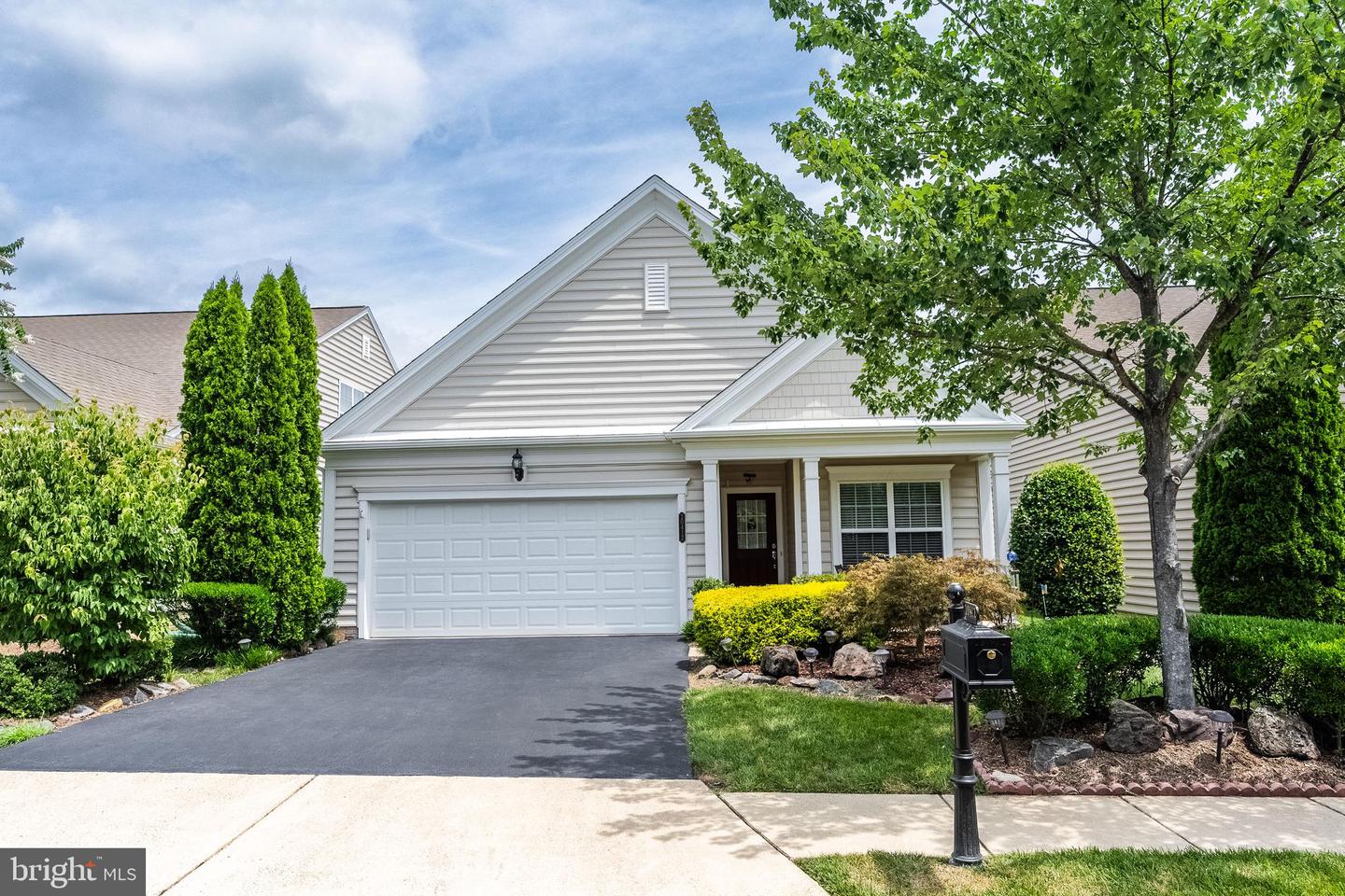 20412 OYSTER REEF PL, ASHBURN, Virginia 20147, 2 Bedrooms Bedrooms, ,2 BathroomsBathrooms,Residential,For sale,20412 OYSTER REEF PL,VALO2104280 MLS # VALO2104280