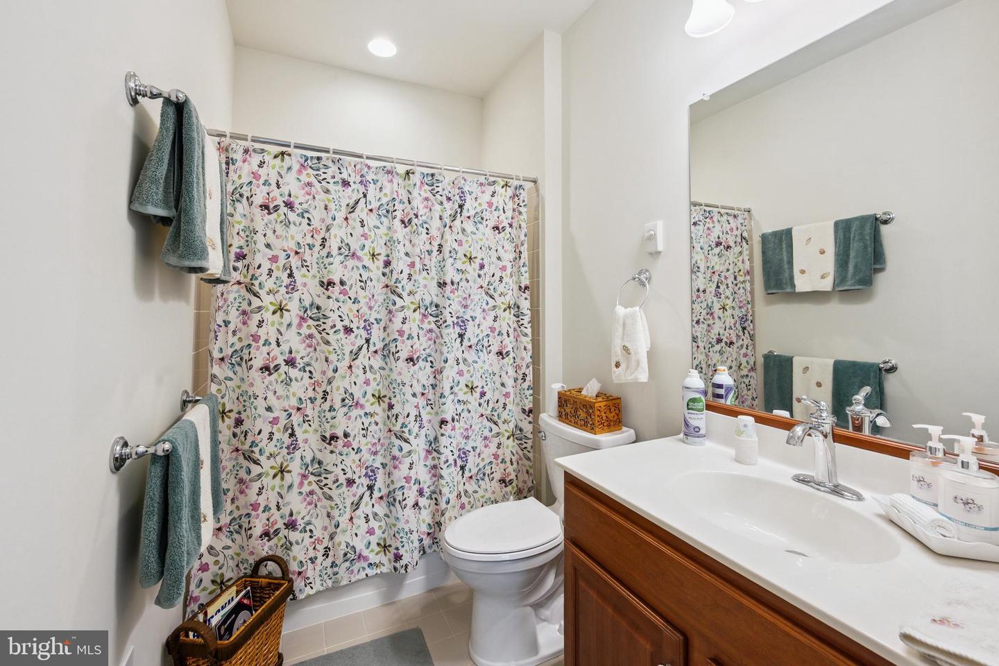 20412 OYSTER REEF PL, ASHBURN, Virginia 20147, 2 Bedrooms Bedrooms, ,2 BathroomsBathrooms,Residential,For sale,20412 OYSTER REEF PL,VALO2104280 MLS # VALO2104280