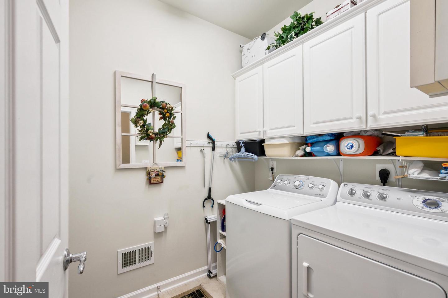 20412 OYSTER REEF PL, ASHBURN, Virginia 20147, 2 Bedrooms Bedrooms, ,2 BathroomsBathrooms,Residential,For sale,20412 OYSTER REEF PL,VALO2104280 MLS # VALO2104280