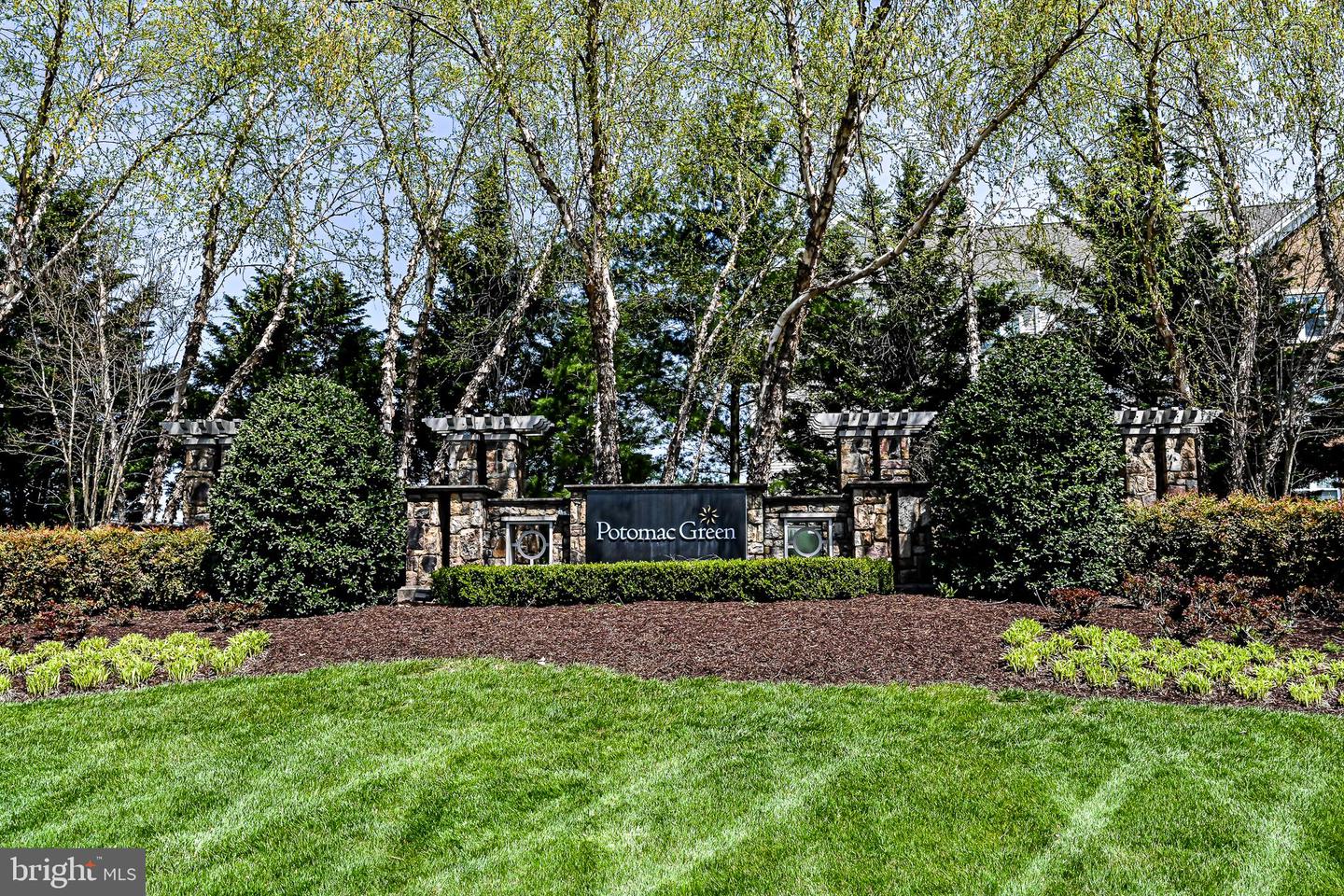 20412 OYSTER REEF PL, ASHBURN, Virginia 20147, 2 Bedrooms Bedrooms, ,2 BathroomsBathrooms,Residential,For sale,20412 OYSTER REEF PL,VALO2104280 MLS # VALO2104280
