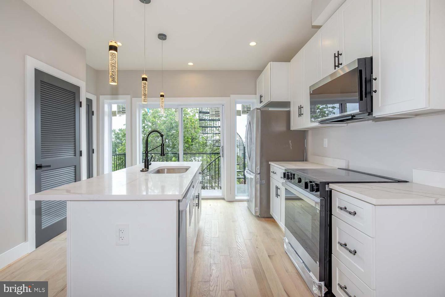 1237 OATES ST NE #B, WASHINGTON, District Of Columbia 20002, 3 Bedrooms Bedrooms, ,2 BathroomsBathrooms,Residential,For sale,1237 OATES ST NE #B,DCDC2214714 MLS # DCDC2214714
