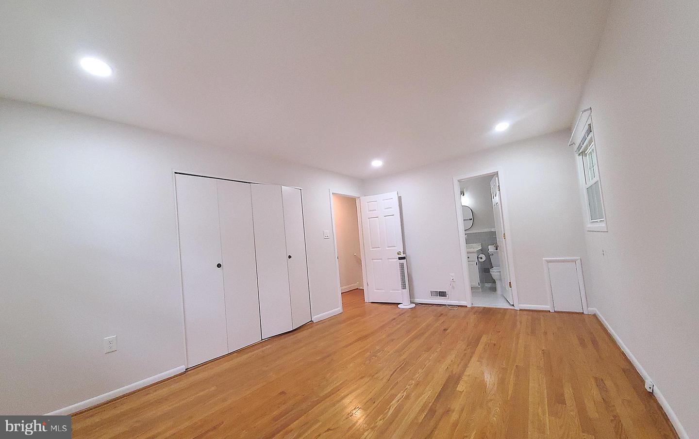 7910 HARWOOD PL, SPRINGFIELD, Virginia 22152, 4 Bedrooms Bedrooms, ,2 BathroomsBathrooms,Residential,For sale,7910 HARWOOD PL,VAFX2261252 MLS # VAFX2261252