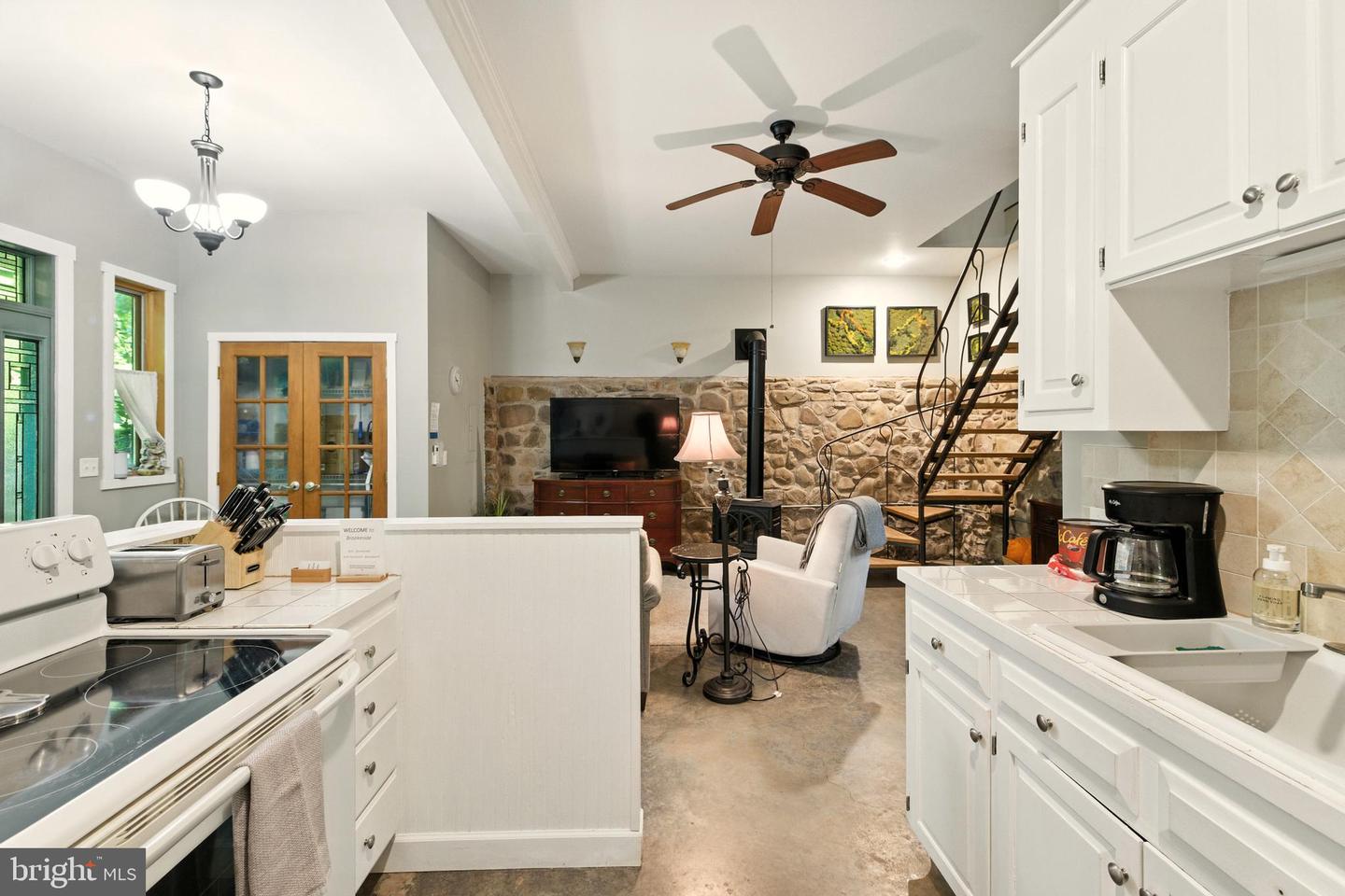 409 & 431 LOWER RAWLEY LN, HINTON, Virginia 22831, 2 Bedrooms Bedrooms, ,2 BathroomsBathrooms,Residential,For sale,409 & 431 LOWER RAWLEY LN,VARO2002492 MLS # VARO2002492
