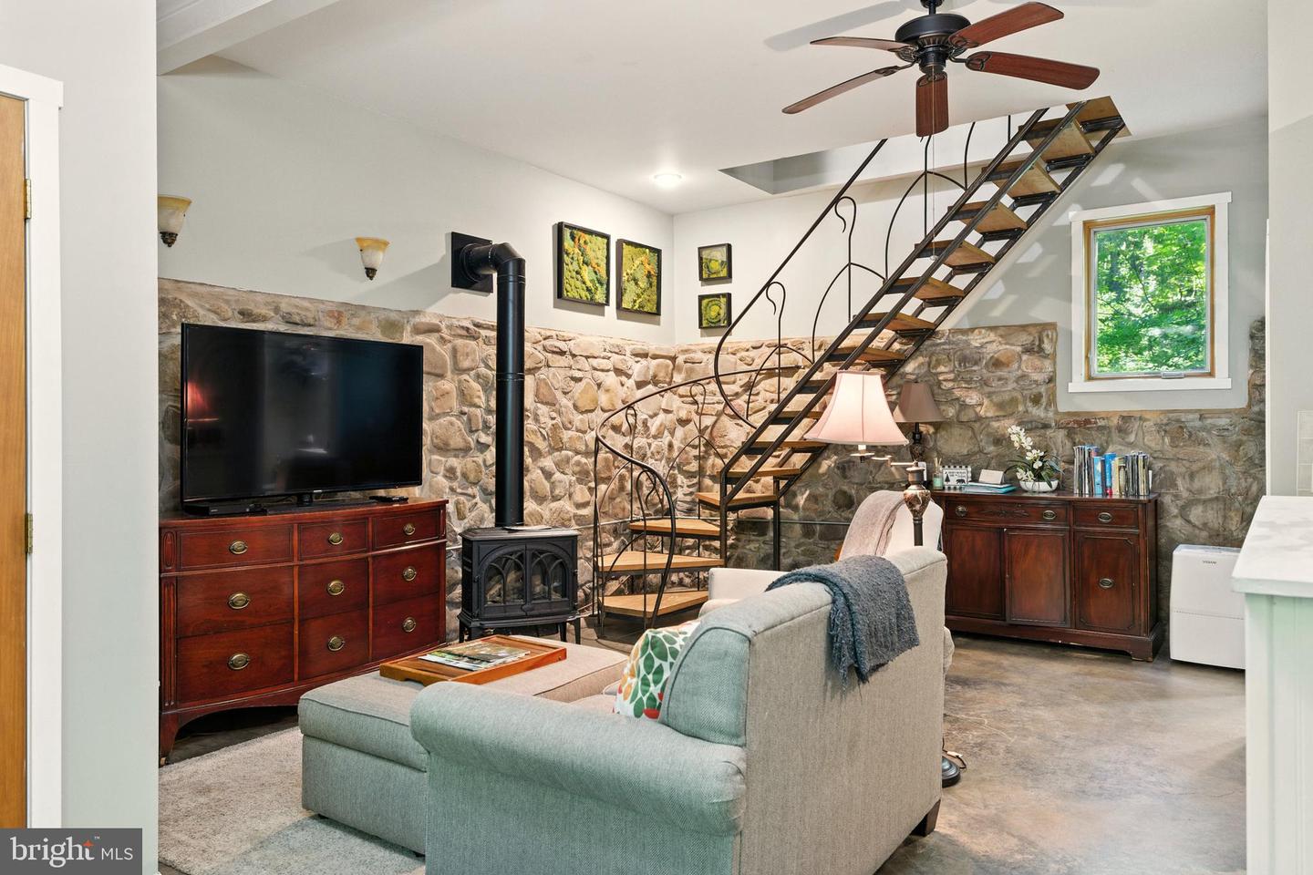 409 & 431 LOWER RAWLEY LN, HINTON, Virginia 22831, 2 Bedrooms Bedrooms, ,2 BathroomsBathrooms,Residential,For sale,409 & 431 LOWER RAWLEY LN,VARO2002492 MLS # VARO2002492
