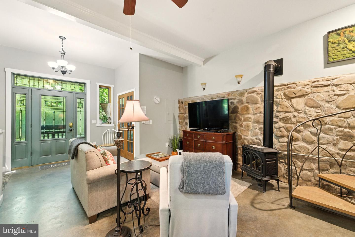 409 & 431 LOWER RAWLEY LN, HINTON, Virginia 22831, 2 Bedrooms Bedrooms, ,2 BathroomsBathrooms,Residential,For sale,409 & 431 LOWER RAWLEY LN,VARO2002492 MLS # VARO2002492