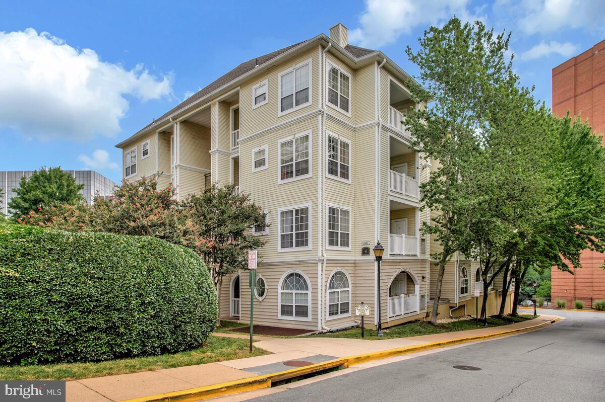 4551 STRUTFIELD LN #4113, ALEXANDRIA, Virginia 22311, 2 Bedrooms Bedrooms, ,2 BathroomsBathrooms,Residential,For sale,4551 STRUTFIELD LN #4113,VAAX2048594 MLS # VAAX2048594