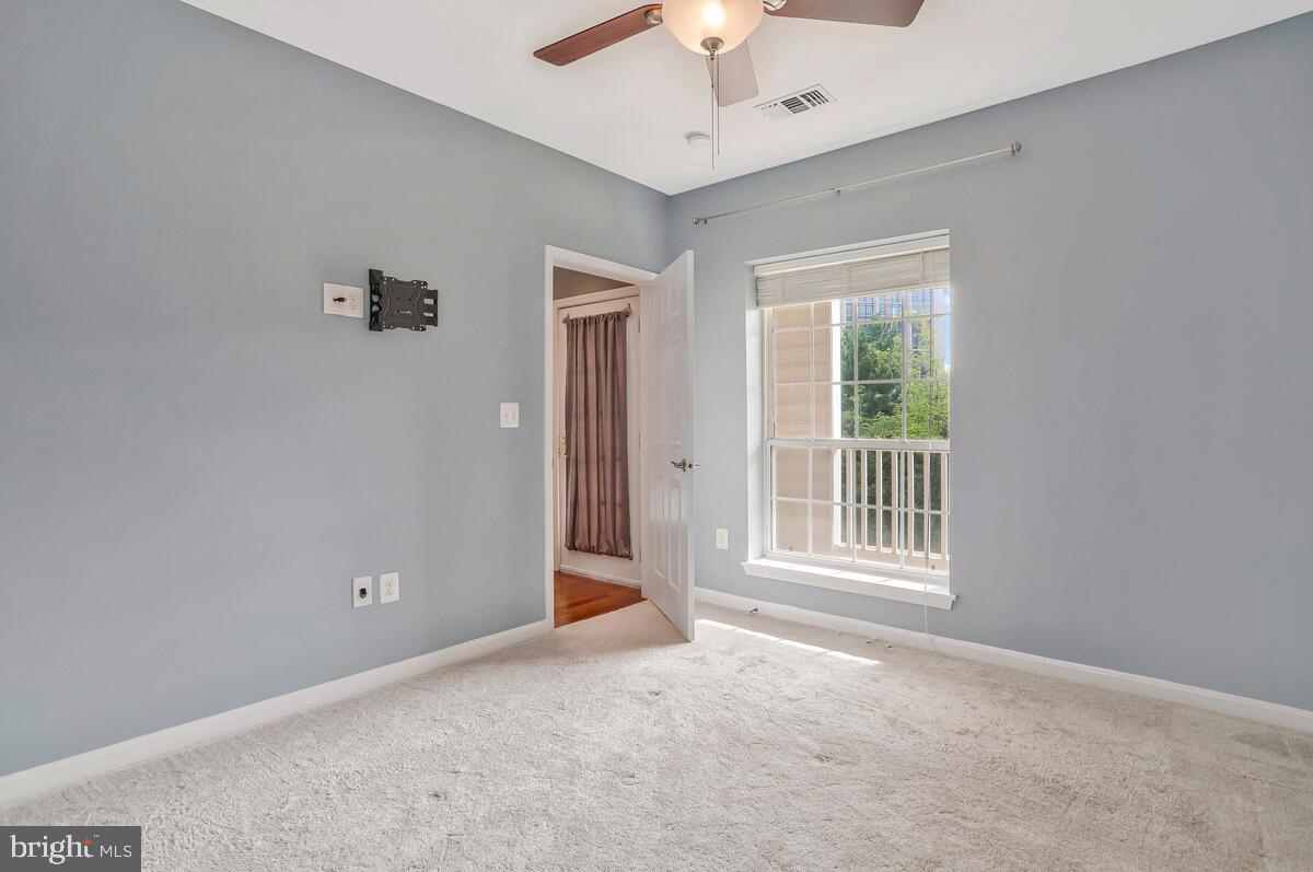 4551 STRUTFIELD LN #4113, ALEXANDRIA, Virginia 22311, 2 Bedrooms Bedrooms, ,2 BathroomsBathrooms,Residential,For sale,4551 STRUTFIELD LN #4113,VAAX2048594 MLS # VAAX2048594