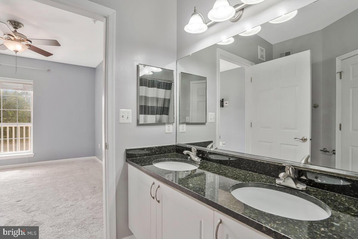 4551 STRUTFIELD LN #4113, ALEXANDRIA, Virginia 22311, 2 Bedrooms Bedrooms, ,2 BathroomsBathrooms,Residential,For sale,4551 STRUTFIELD LN #4113,VAAX2048594 MLS # VAAX2048594