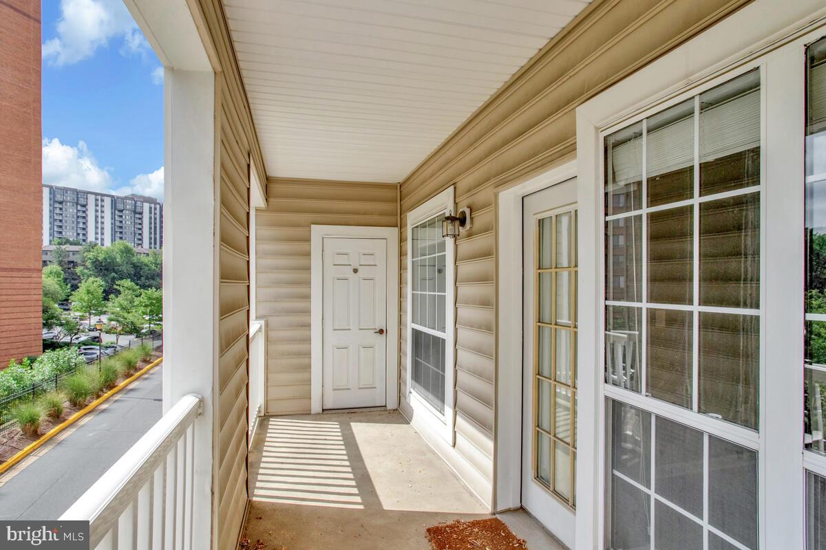 4551 STRUTFIELD LN #4113, ALEXANDRIA, Virginia 22311, 2 Bedrooms Bedrooms, ,2 BathroomsBathrooms,Residential,For sale,4551 STRUTFIELD LN #4113,VAAX2048594 MLS # VAAX2048594