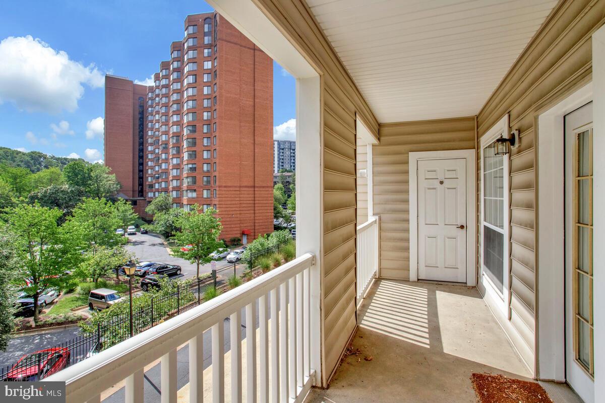 4551 STRUTFIELD LN #4113, ALEXANDRIA, Virginia 22311, 2 Bedrooms Bedrooms, ,2 BathroomsBathrooms,Residential,For sale,4551 STRUTFIELD LN #4113,VAAX2048594 MLS # VAAX2048594