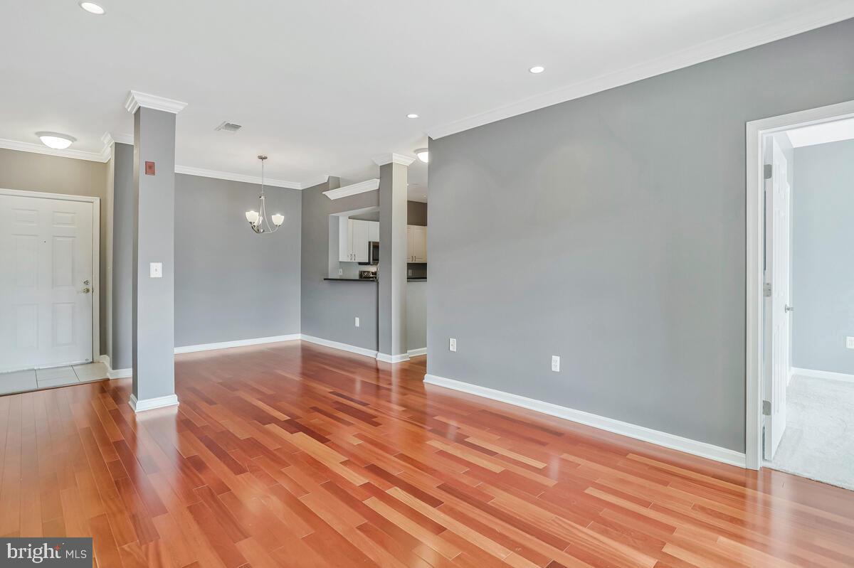 4551 STRUTFIELD LN #4113, ALEXANDRIA, Virginia 22311, 2 Bedrooms Bedrooms, ,2 BathroomsBathrooms,Residential,For sale,4551 STRUTFIELD LN #4113,VAAX2048594 MLS # VAAX2048594