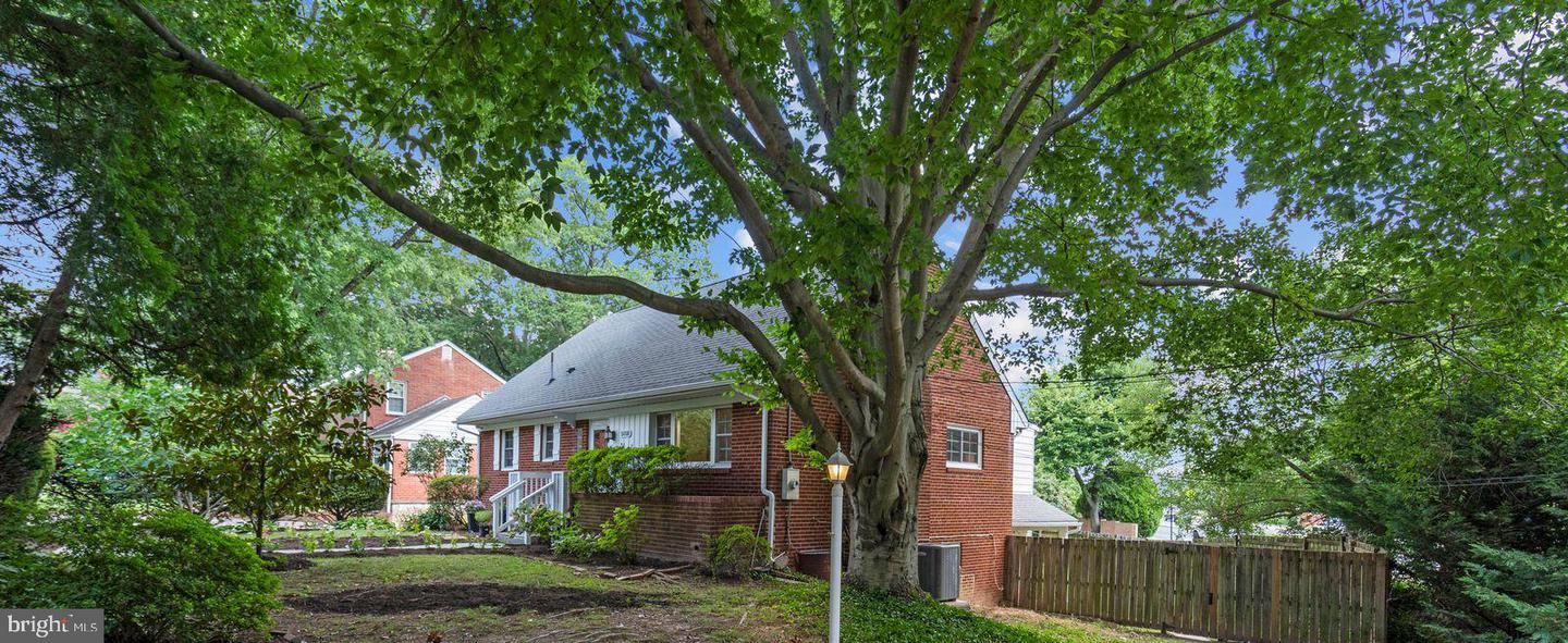 5018 11TH ST N, ARLINGTON, Virginia 22205, 5 Bedrooms Bedrooms, ,3 BathroomsBathrooms,Residential,For sale,5018 11TH ST N,VAAR2062272 MLS # VAAR2062272